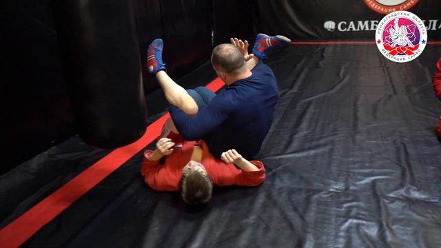 КАК ПРАВИЛЬНО делать РЫЧАГ КОЛЕНА? Болевой прием в САМБО! Мастер-класс смотреть онлайн