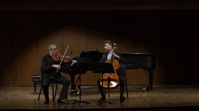 W.A. Mozart: Sonata for Violin & Cello in C (Tenor Violin) смотреть онлайн