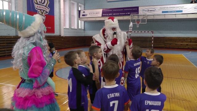 В Иванове дан старт новогодней акции «Полицейский Дед Мороз» смотреть онлайн