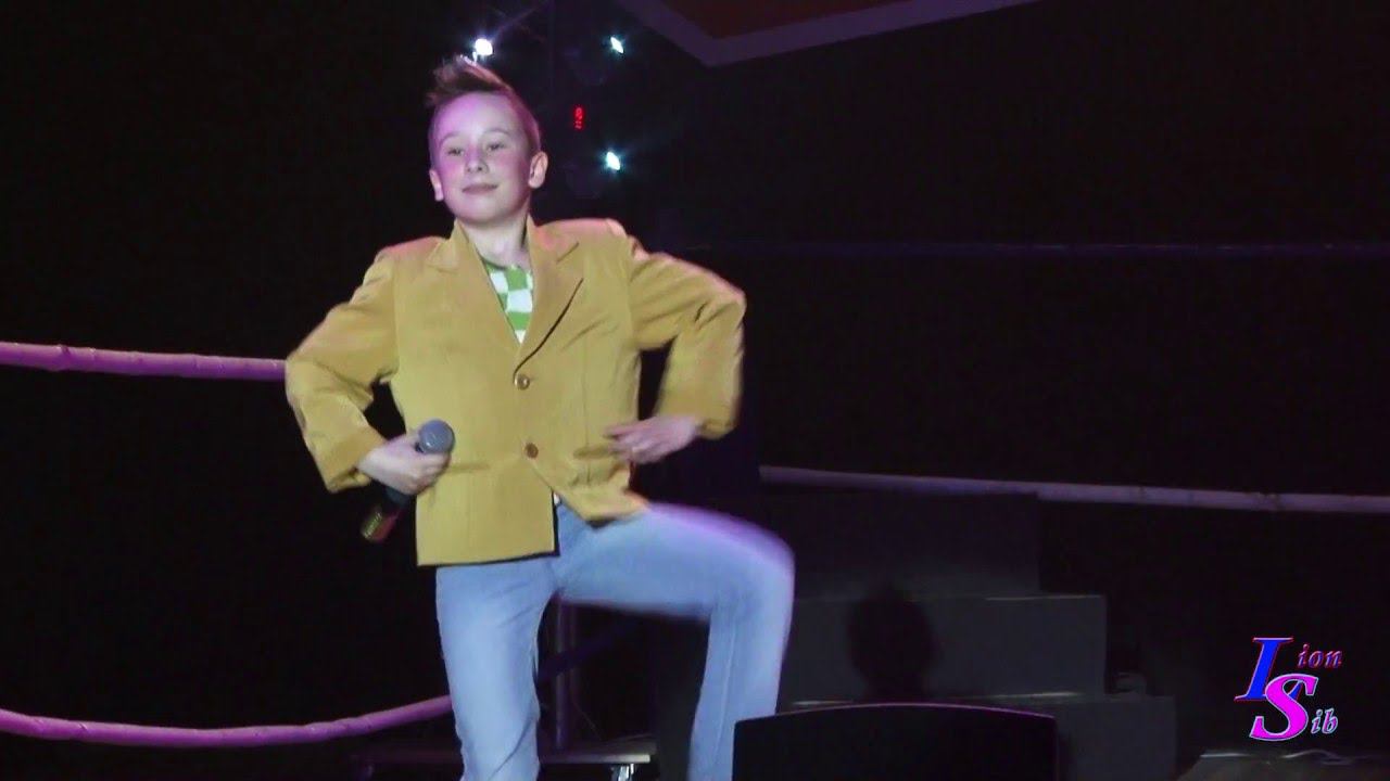 Максим Зизюнов "Песня Пончика" смотреть онлайн