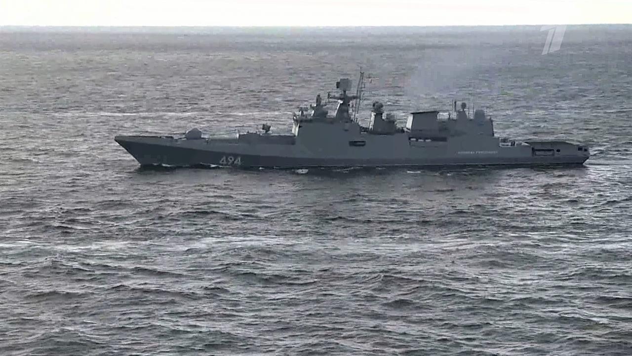 Подводная лодка "Ростов-на-Дону" выполнила электронный пуск ракеты "Калибр" в Черном море на фоне...