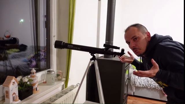 Rihanna and Sajra Pretends to Play with dad with telescope смотреть онлайн