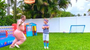 Сеня отправляется в Отпуск и плавает в Бассейне