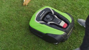 Greenworks Optimow – чистка робота-газонокосилки