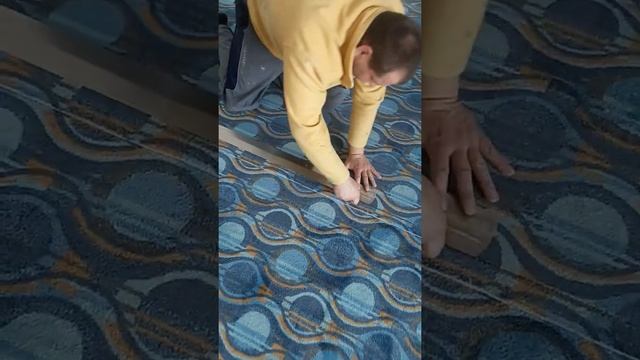 Как соединить два куска ковролина. смотреть онлайн