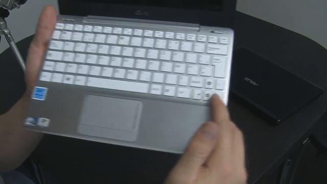 Asus EeePC Seashell 1018P смотреть онлайн