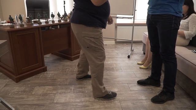 Уловки простолюдинов. Смещение в сторону и удар смотреть онлайн