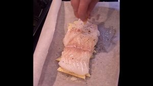 Запеченое филе трески с овощами