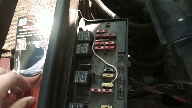 НЕ РАБОТАЕТ ПРИБОРНАЯ ПАНЕЛЬ И ПОВОРОТНИКИ ВАЗ 2107