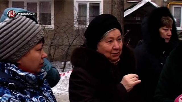 Жильцы дома на Володарского сообщили о тлеющей крыше смотреть онлайн