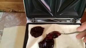 Слойки с вареньем в электро-бутерброднице