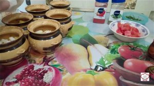 Картофель с куриной грудкой в горшочках