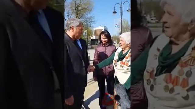 Вячеслав Володин встретил в Саратове пенсионерку видимо из штаба известного берлинского пациента смотреть онлайн