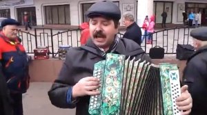 Я встретил розу на гармошке