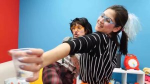 Komik videolar! Okutay ve Cicisu dans ve karate hareketleri yapıyor! Eğlenceli oyun