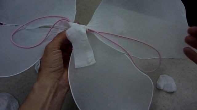 Сделать крылья бабочки из капроновых колгот смотреть онлайн