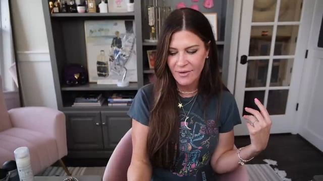 NEW DISCOVERIES! Thinning hair secret, new self tanner, THE most beautiful body SPF EVER...and more смотреть онлайн