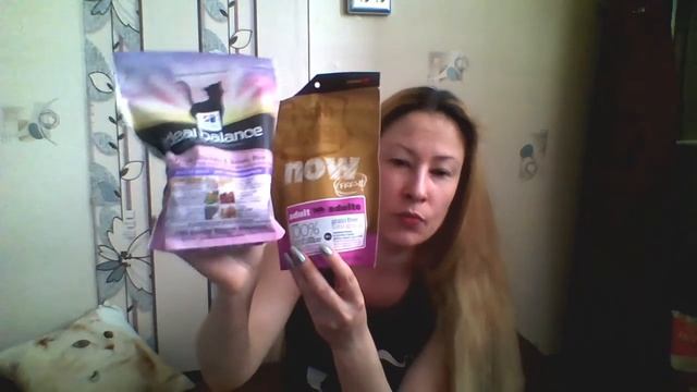 Обзор кормов для кошек NOW Natural holistic, Royal Canin, Hills Ideal Balance смотреть онлайн