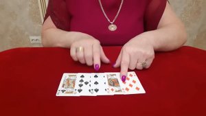 КРЕСТОВЫЙ КОРОЛЬ, КТО У НЕГО НА СЕРДЦЕ И О КОМ ОН ДУМАЕТ?