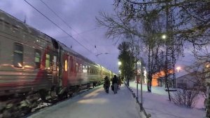 Дополнительный прибывает на третий путь!!! ЭП1-184, прибывает с  поездом  №201!!! +Объявления!!!