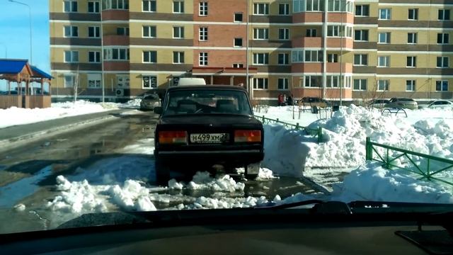 Максимально близко подъезжаем к автомобилю смотреть онлайн