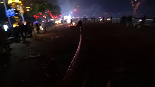 Firework MAYHEM On The Streets Of China смотреть онлайн