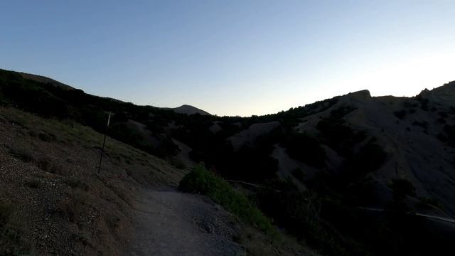 НОВЫЙ СВЕТ - ни души. Что с этим посёлком не так. Зачем застраивают Тропу Голицына? СЕЗОН 2021. смотреть онлайн