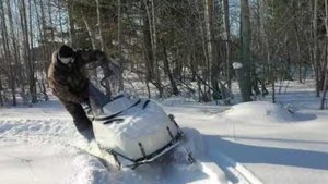 Буран на двух лыжах полный газ.