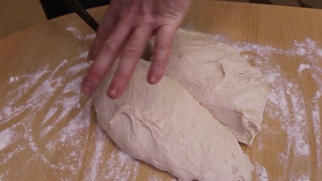 Французский багет в духовке в домашних условиях, очень просто и вкусно.