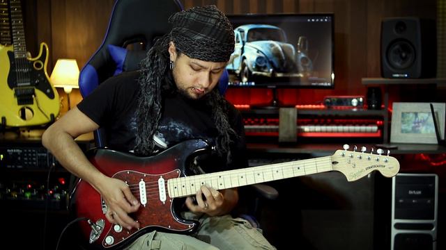 FENDER SQUIER STANDARD (RISING FORCE) смотреть онлайн