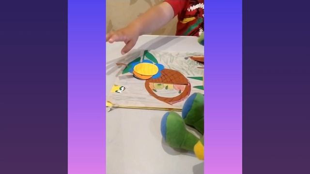 Занять детей с пользой для них. Веселая игра в прятки на аппликации. смотреть онлайн