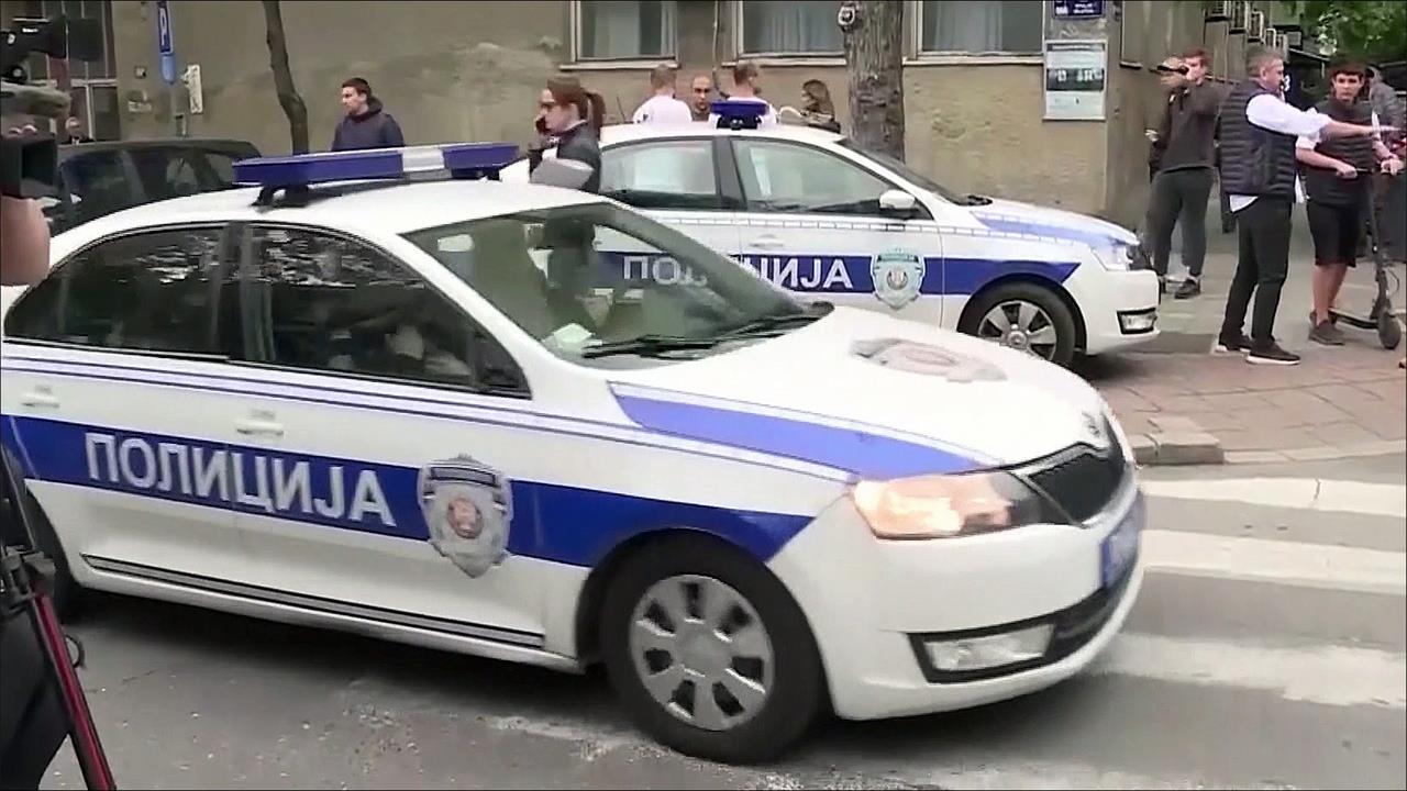 Девять человек погибли в результате стрельбы в одной из школ в центре Белграда