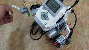 Робот Lego EV3 и семафор