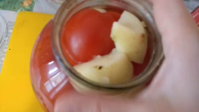 Закатываем помидоры с яблоками Белый налив  Спасибо за рецепт
