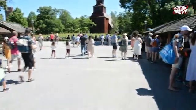 В Швеции после двухлетнего перерыва вновь отмечается один из главных праздников года смотреть онлайн