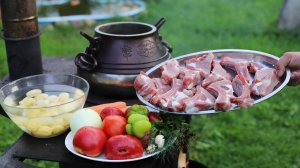 Очень вкусный деревенский суп на свиных ребрах