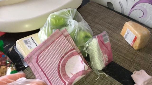 Покупки продуктов.