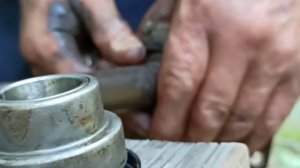 ЖЕСТЬ! Вытекло масло с коробки! Рено Логан!Замена пыльника Рено Логан