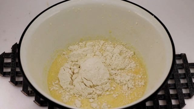 Вкус детства по бабушкиному рецепту! Пышные пончики на кефире в масле на сковороде! смотреть онлайн