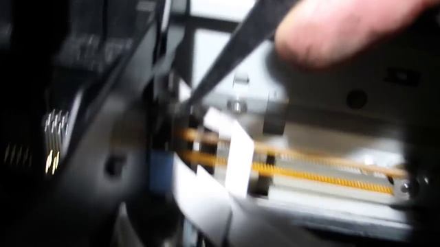 Как снять печатающую головку у принтера Epson TX200(АККУРАТНО ШЛЕЙФ) смотреть онлайн
