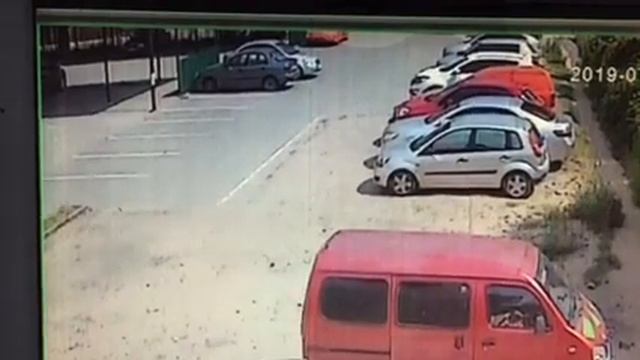 Как воруют детскую каляску -2 Херсон. смотреть онлайн