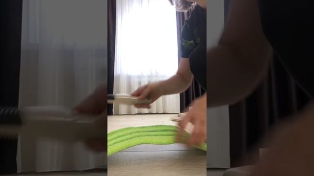 Умная швабра с распылителем 3 в 1 Karelia смотреть онлайн