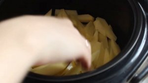 Курица с картошкой в мультиварке Редмонд, как вкусно приготовить жареные куриные бедрышки