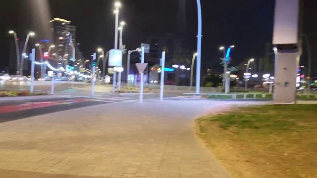 Израиль. Поздно вечером в пятницу что делать в Ашдоде. Район Сити смотреть онлайн