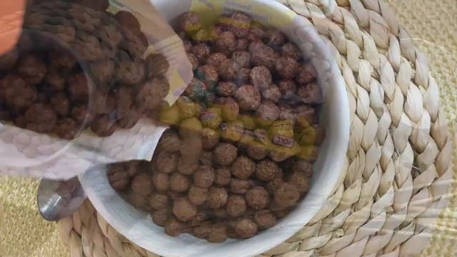Шоколадные шарики Natuello готовый завтрак смотреть онлайн
