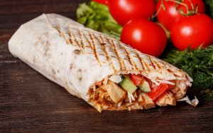 Настоящая домашняя шаурма (шаверма) из курицы. Как приготовить вкусную шаурму пошаговый рецепт