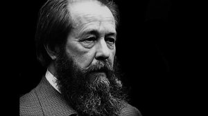 Aleksandr Solzhenitsyn - A World Split Apart