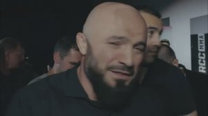 САНЯ я тебе накидаю! Магомед Исмаилов пообещал Александру Шлеменко поправить зуб!