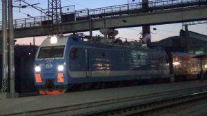 Электровоз ЭП1М-685 с поездом №34 Москва — Владикавказ