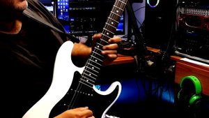 Arvanitis plays blues country style!